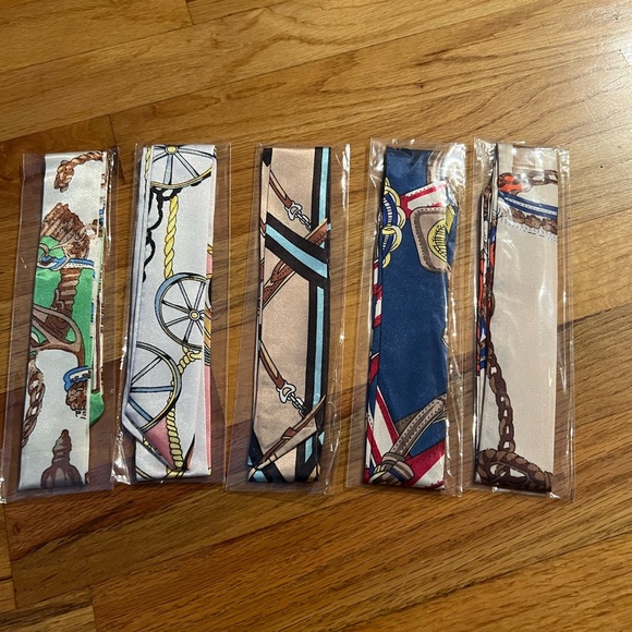Scarfs Set of 5 NIB - Picture 2 of 2